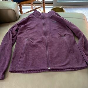 Northface fleece jacket large  Maroon front zip pockets finger holes goodcond.